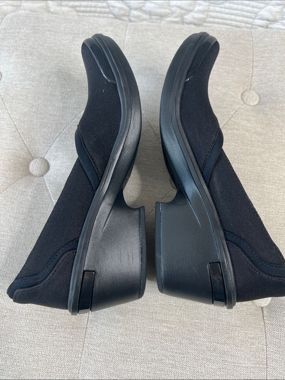 NWOT Bzees Treasure Slip On Casual Black Pumps Heels Comfort Shoes - Picture 2 of 9